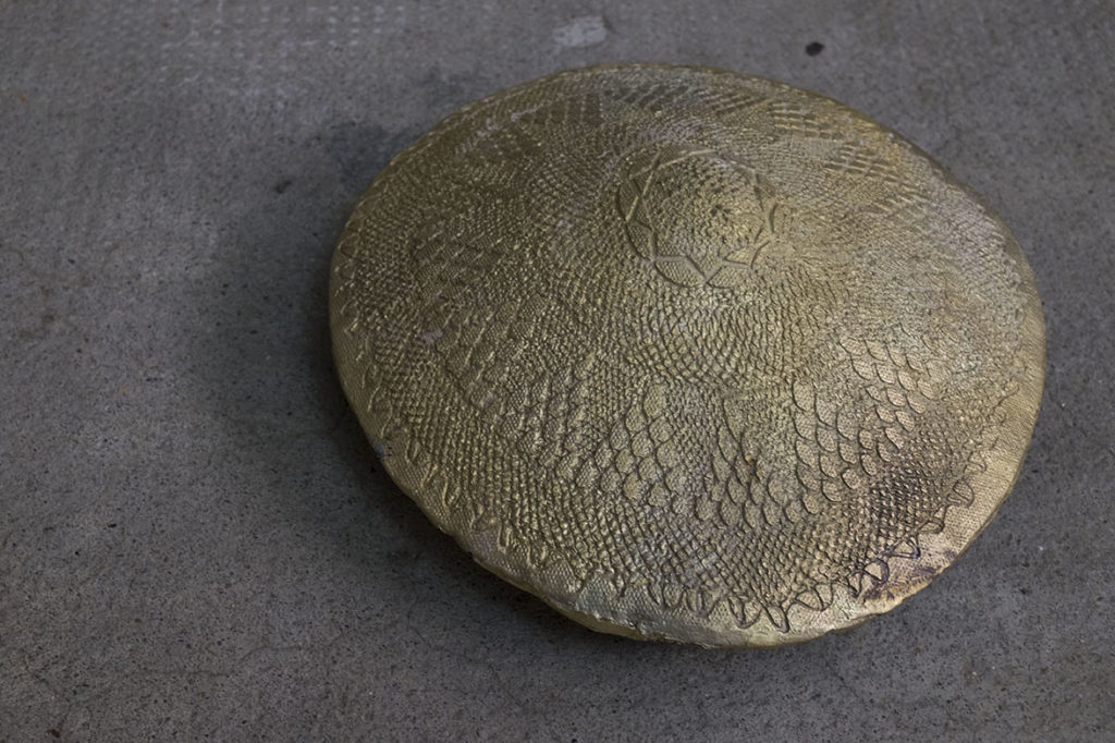 Francesca Gagliardi, Amulet, 2017, bronzo, diametro 22 cm circa